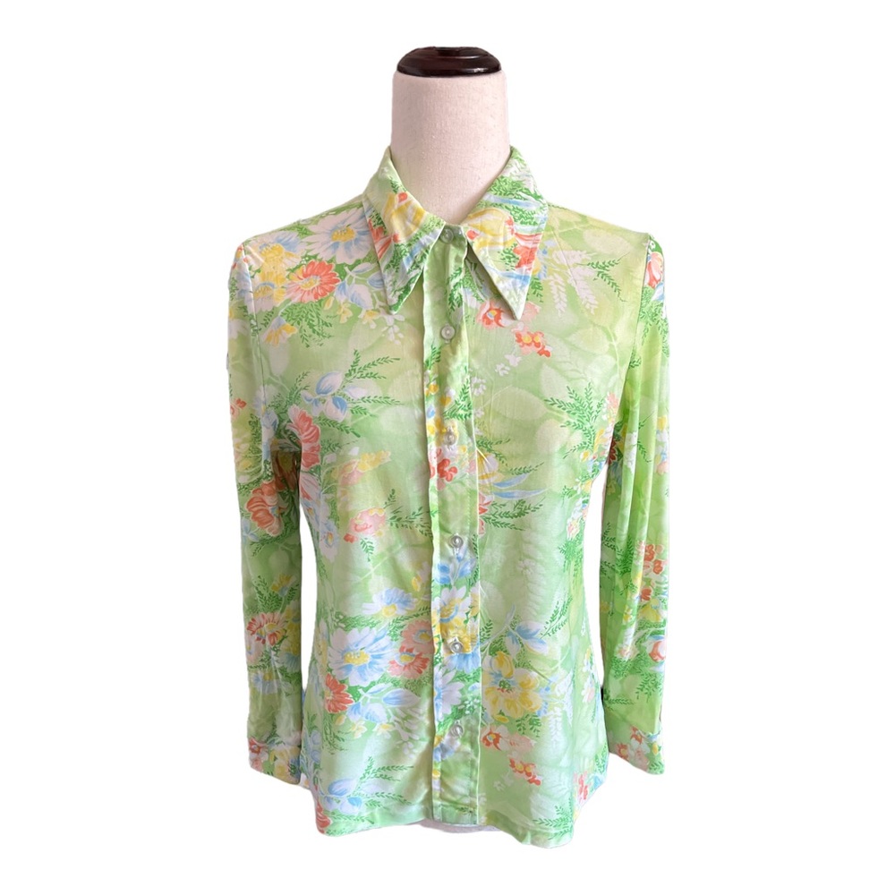 70’s button down blouse / groovy psychedelic retro floral pattern